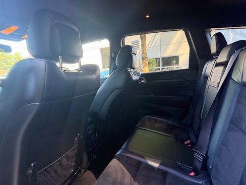 Used 2021 Jeep Grand Cherokee Laredo X AWD/4WD image 12