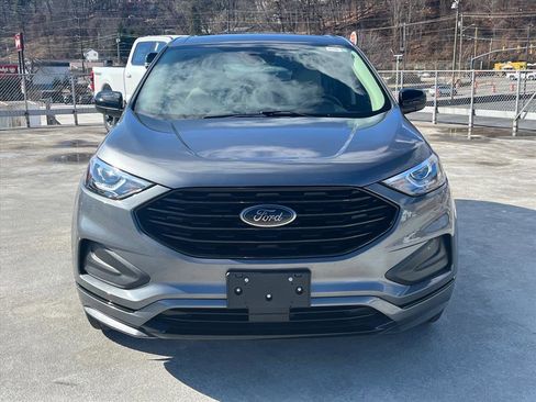 Certified 2024 Ford Edge SE w/ Black Appearance Package image 5