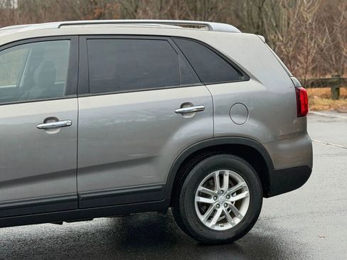Used 2014 Kia Sorento LX AWD/4WD image 14