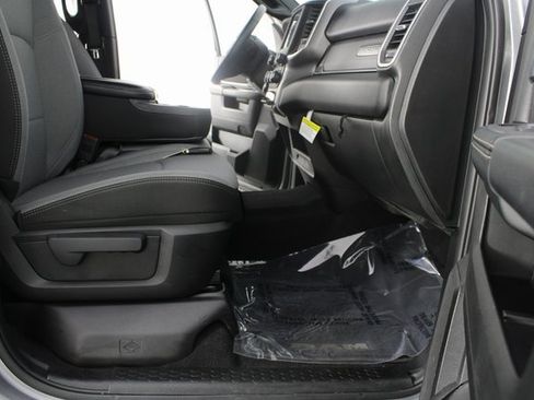 Used 2024 RAM 2500 Big Horn w/ Bed Utility Group image 19