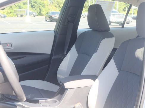 Used 2025 Toyota Corolla LE AWD/4WD image 23