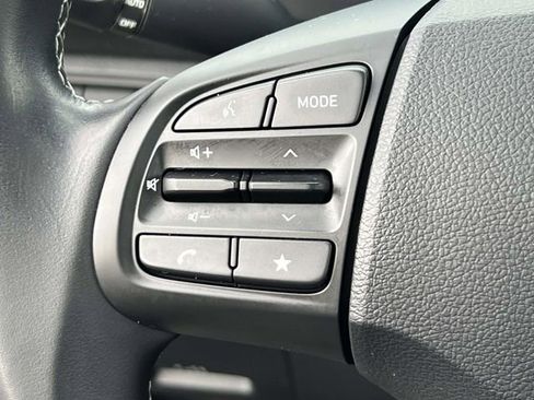 Certified 2023 Hyundai Venue SEL w/ Cargo Package image 19