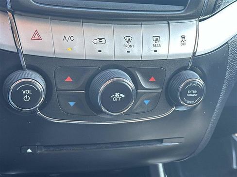 Used 2017 Dodge Journey SE FWD image 17