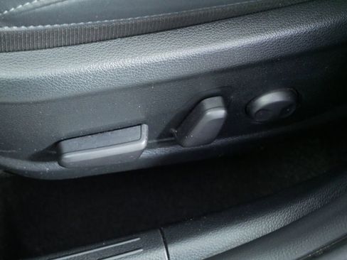 Certified 2023 Kia Seltos EX image 18