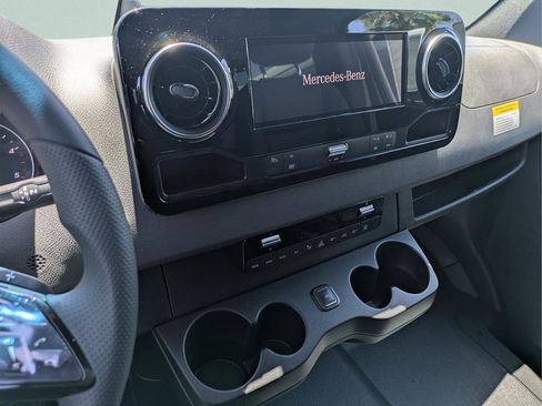 New 2026 Mercedes-Benz Sprinter 2500 image 5