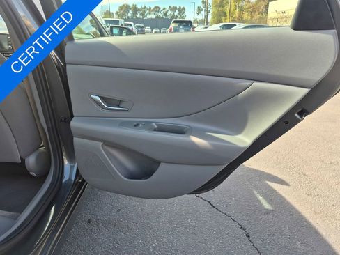 Used 2025 Hyundai Elantra SE image 29