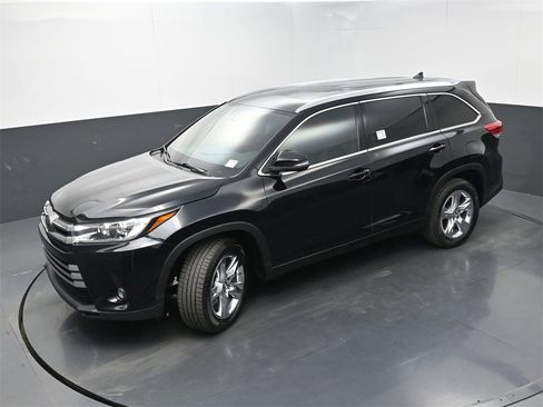 Used 2019 Toyota Highlander Limited image 35