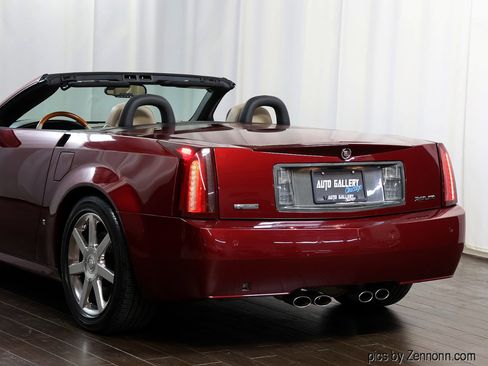 Used 2007 Cadillac XLR image 6