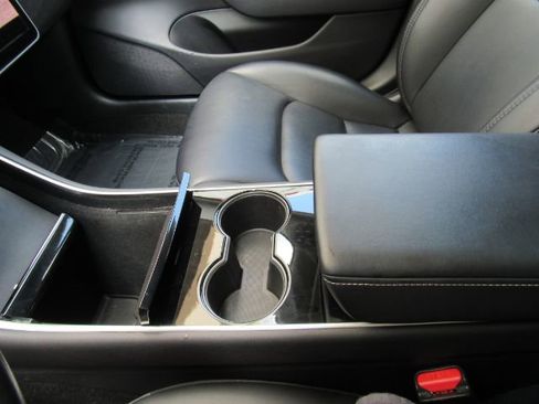 Used 2019 Tesla Model 3 Standard Range Plus image 38