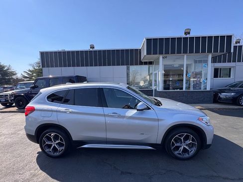 Used 2017 BMW X1 xDrive28i image 9