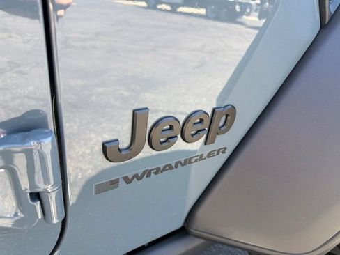 Used 2026 Jeep Wrangler Unlimited Rubicon 392 w/ Quick Order Package 27X Moab AWD/4WD image 33