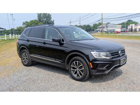 Used 2018 Volkswagen Tiguan SE w/ 3rd Row Seat Package image 3