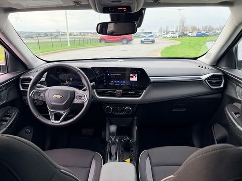 Used 2025 Chevrolet TrailBlazer LT w/ Convenience Package image 6