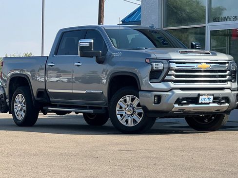 Used 2024 Chevrolet Silverado 2500 High Country w/ Technology Package image 2