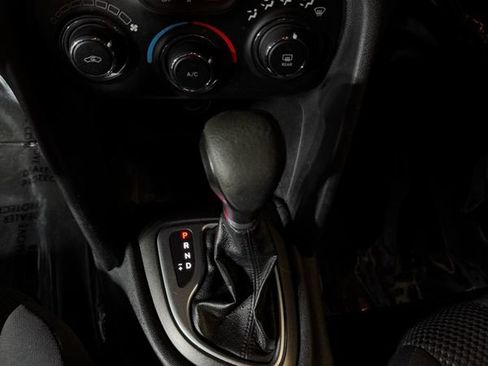 Used 2016 Dodge Dart SE w/ Convenience Group FWD image 12
