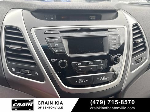 Used 2015 Hyundai Elantra SE FWD image 19