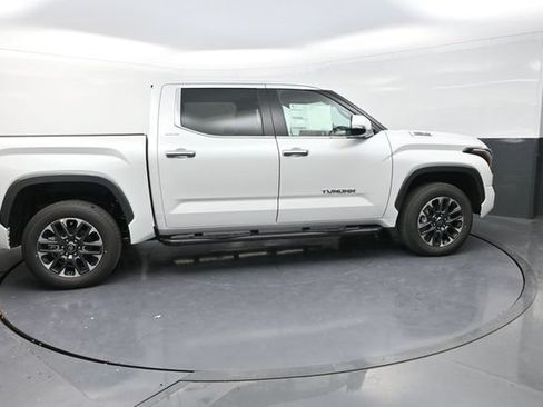 Used 2025 Toyota Tundra Limited AWD/4WD image 11