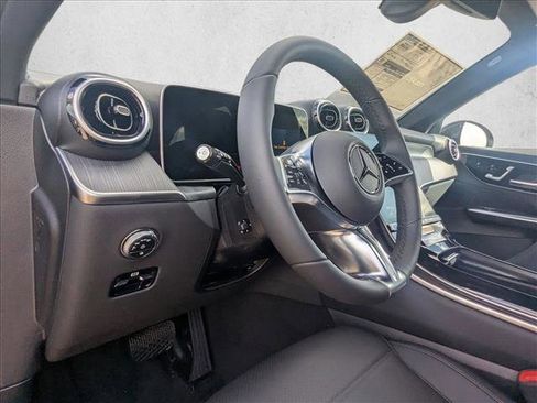 Used 2026 Mercedes-Benz GLC 300 image 9