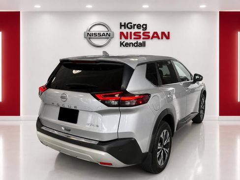 Used 2023 Nissan Rogue SV AWD/4WD image 2