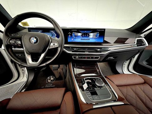 Used 2026 BMW X5 xDrive40i AWD/4WD image 17