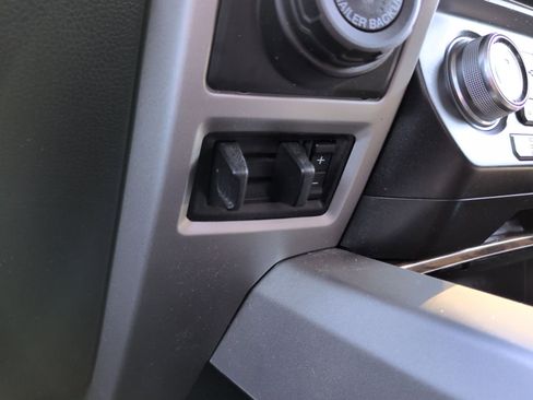 Used 2018 Ford F150 Lariat AWD/4WD image 30