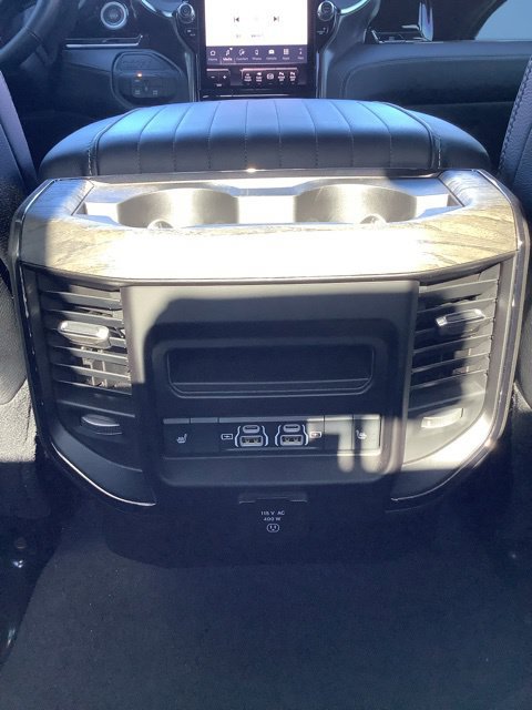 Used 2025 RAM 2500 Limited AWD/4WD image 26