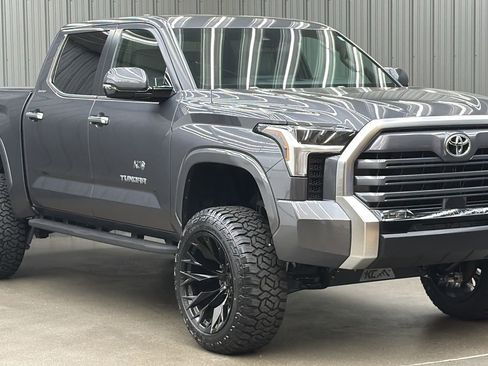 Used 2026 Toyota Tundra Limited AWD/4WD image 7