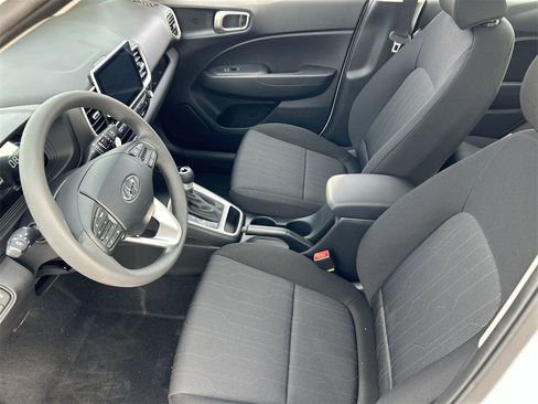New 2026 Hyundai Venue SE image 18