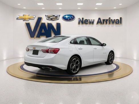 Certified 2022 Chevrolet Malibu LT FWD image 2