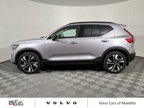 New 2026 Volvo XC40 B4 Plus w/ Climate Package image 5