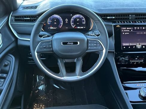 New 2025 Jeep Grand Cherokee Altitude RWD image 15