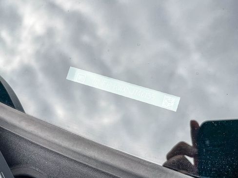 Used 2022 Chevrolet Traverse LT w/ LPO, Floor Liner Package image 57