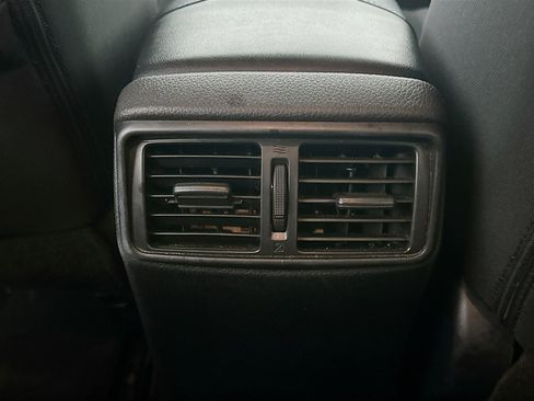 Used 2020 Nissan Rogue SV image 27