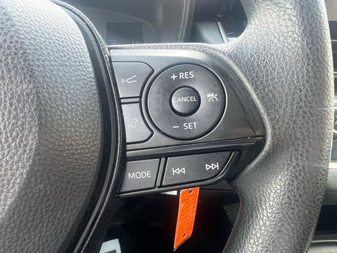 Used 2020 Toyota Corolla LE image 13