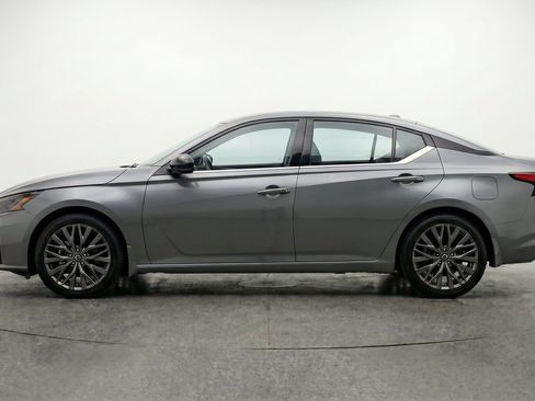 Used 2025 Nissan Altima 2.5 SV FWD image 5