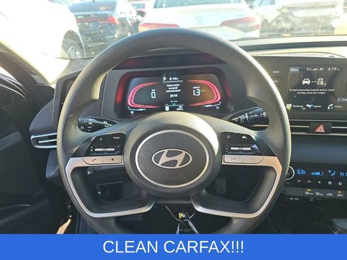 Used 2025 Hyundai Elantra Blue image 2