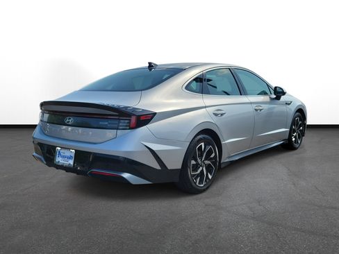 Used 2025 Hyundai Sonata SEL FWD image 4