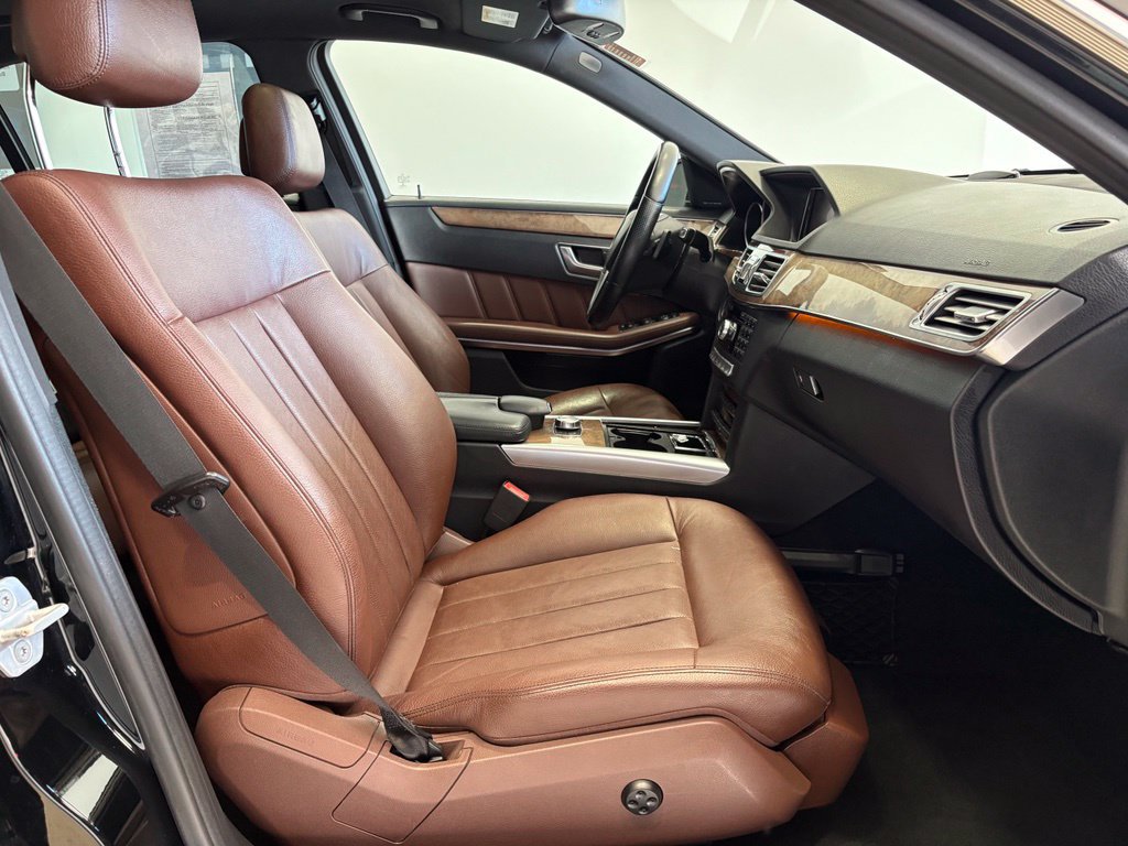 Used 2014 Mercedes-Benz E 350 4MATIC Sedan image 24
