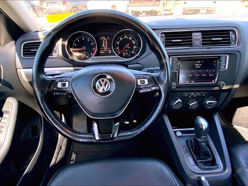 Used 2018 Volkswagen Jetta SE FWD image 6