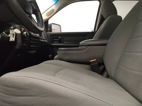 Used 2018 RAM 1500 Express AWD/4WD image 17