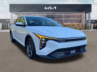 New 2025 Kia K4 LXS video 1