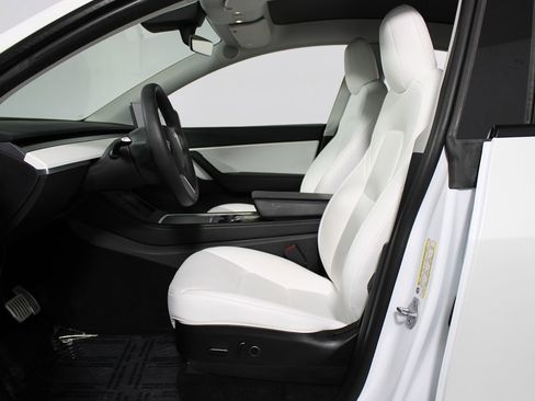 Used 2022 Tesla Model Y Performance AWD/4WD image 8