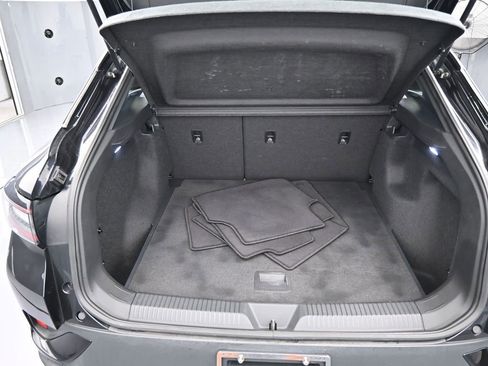 Used 2023 Volkswagen ID.4 Pro image 38