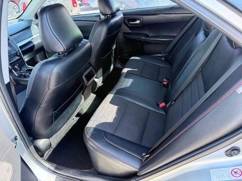Used 2016 Toyota Camry SE image 10