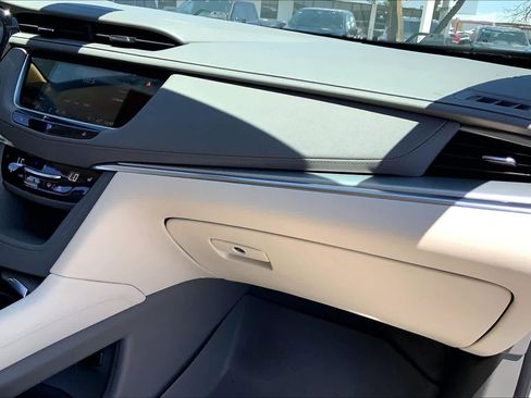 Used 2021 Cadillac XT5 Premium Luxury FWD image 19
