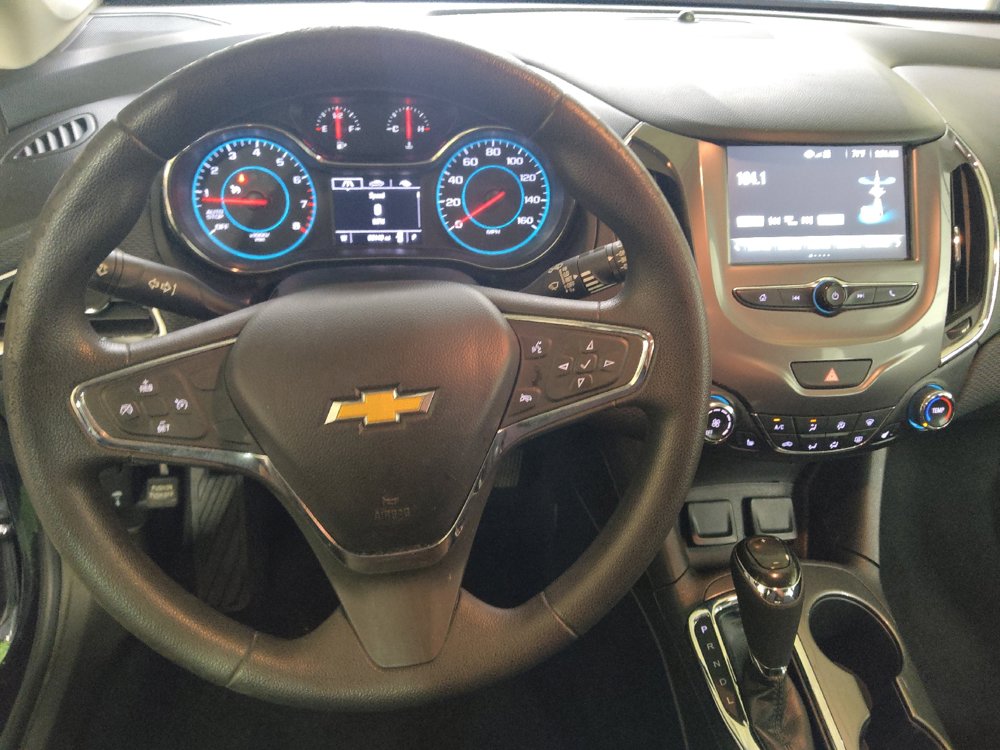 Used 2018 Chevrolet Cruze LT w/ Convenience Package FWD image 22