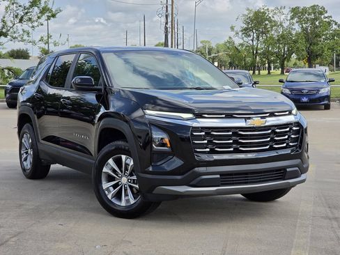Used 2025 Chevrolet Equinox LT FWD image 2