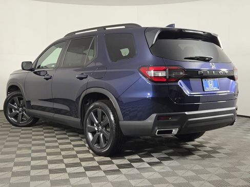 New 2025 Honda Pilot Sport image 5