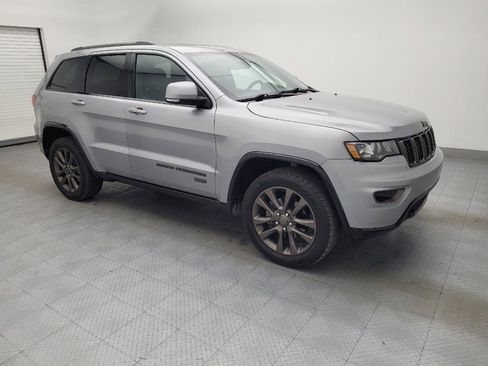 Used 2016 Jeep Grand Cherokee Limited 75th Anniversary image 11
