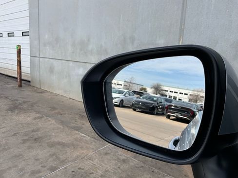 Used 2025 Nissan Rogue SV image 19